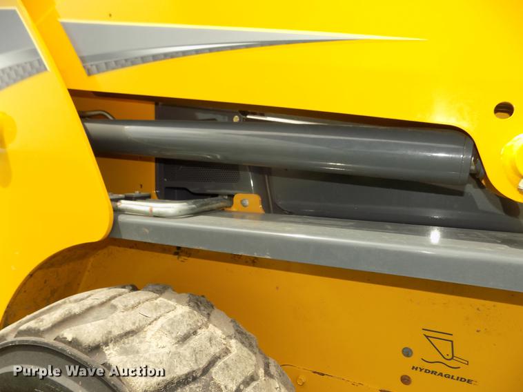 image for item DB8710 2014 Gehl R190 skid steer