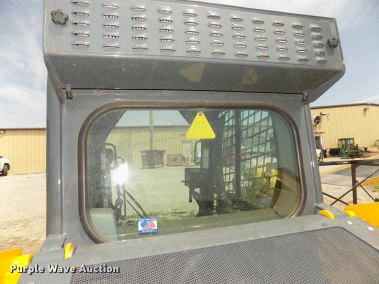 image for item DB8710 2014 Gehl R190 skid steer