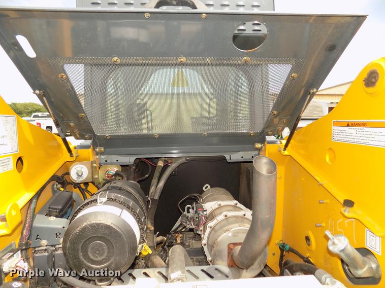 image for item DB8710 2014 Gehl R190 skid steer