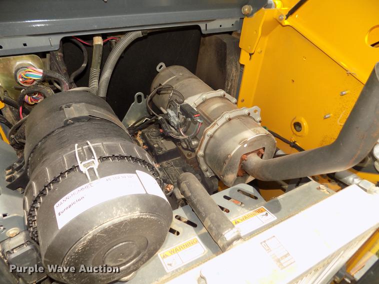 image for item DB8710 2014 Gehl R190 skid steer