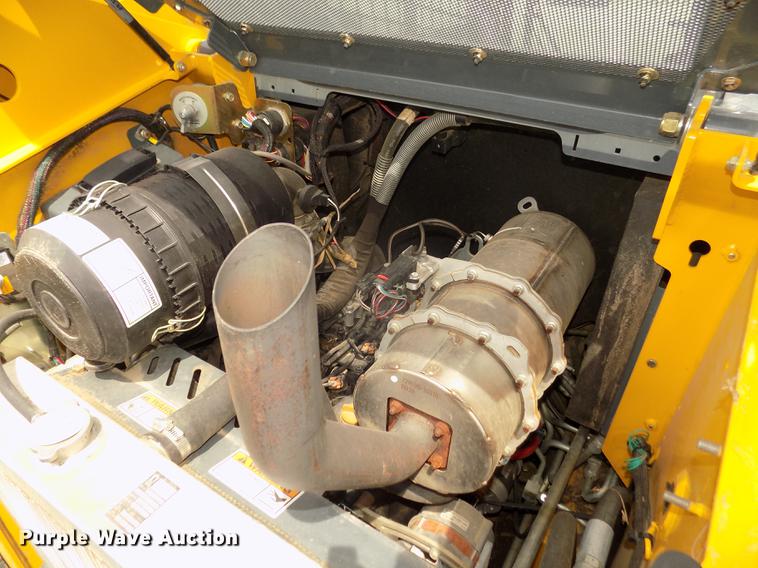 image for item DB8710 2014 Gehl R190 skid steer