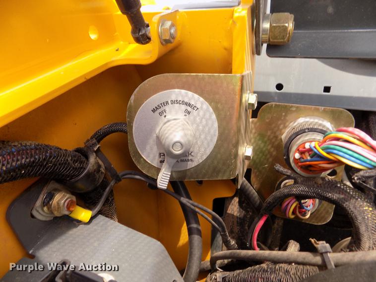 image for item DB8710 2014 Gehl R190 skid steer