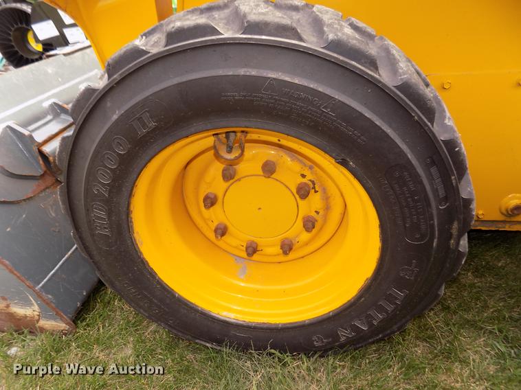 image for item DB8710 2014 Gehl R190 skid steer