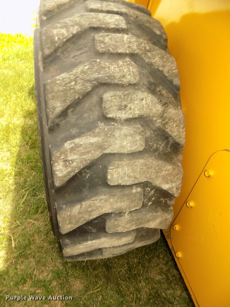 image for item DB8710 2014 Gehl R190 skid steer