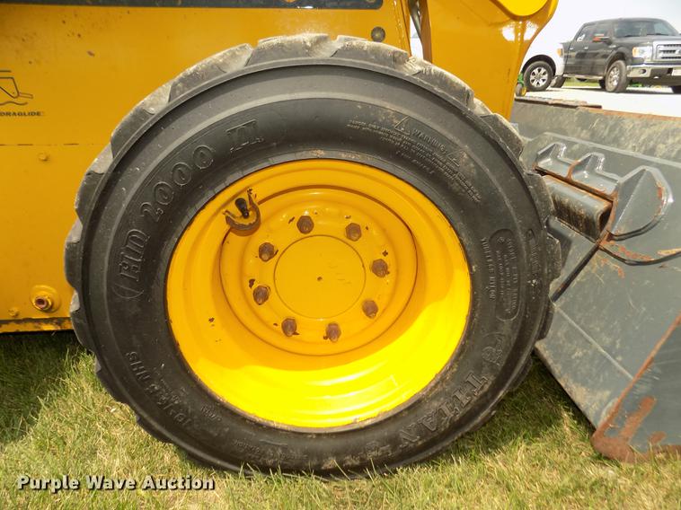 image for item DB8710 2014 Gehl R190 skid steer