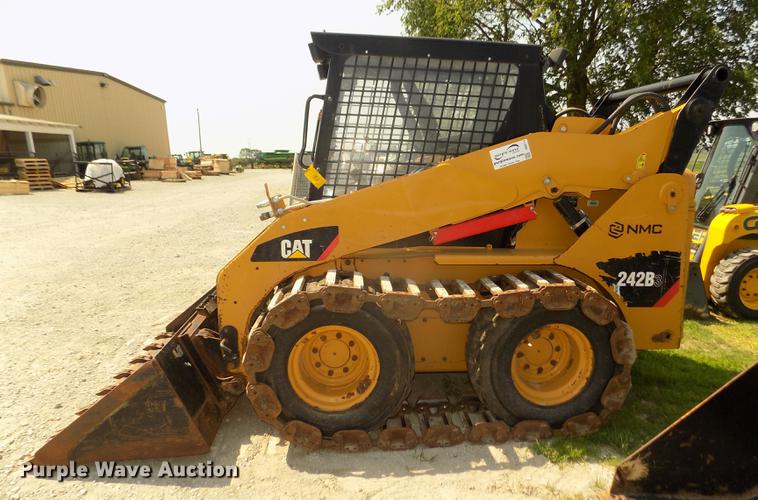 image for item DB8711 2012 Caterpillar 242B3 skid steer