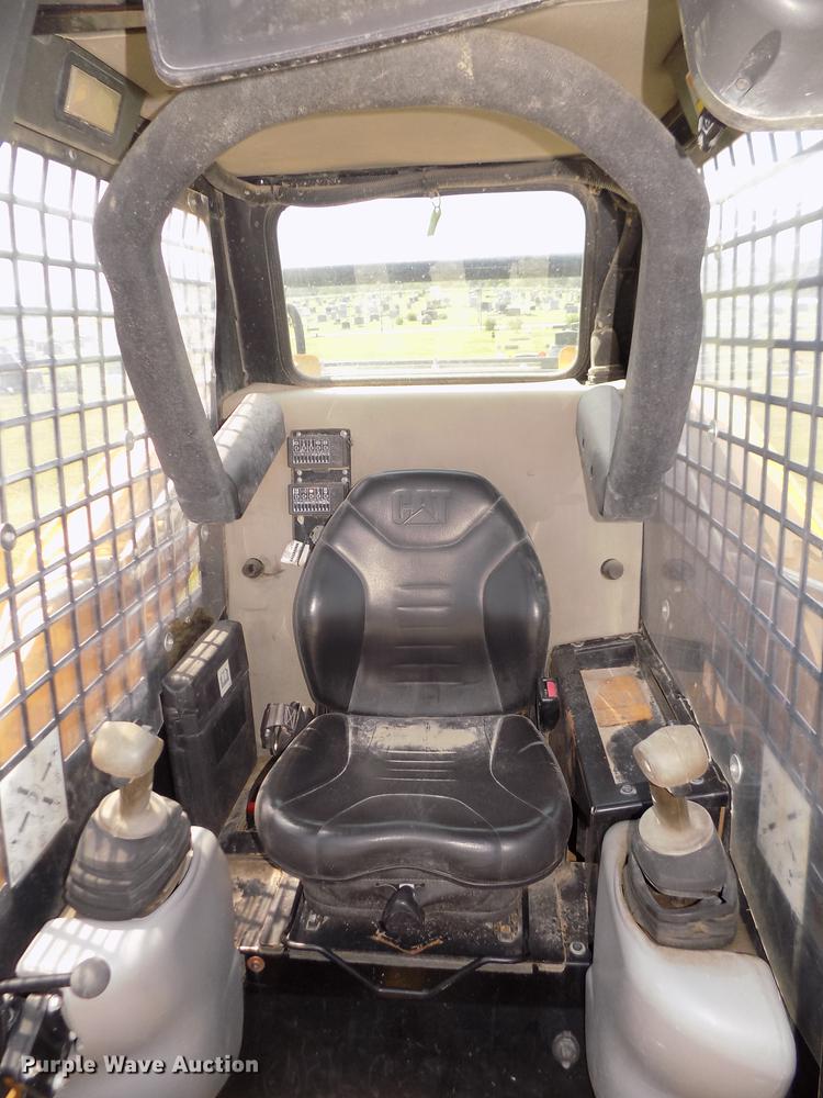 image for item DB8711 2012 Caterpillar 242B3 skid steer