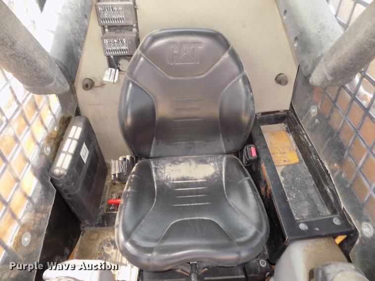 image for item DB8711 2012 Caterpillar 242B3 skid steer