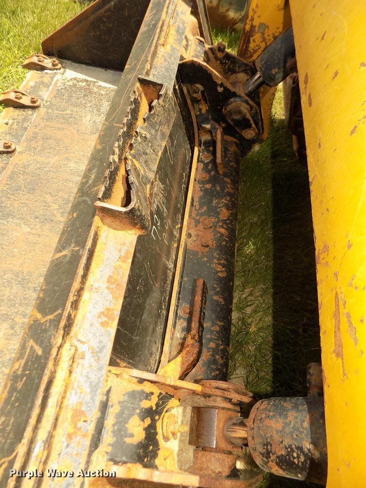 image for item DB8711 2012 Caterpillar 242B3 skid steer