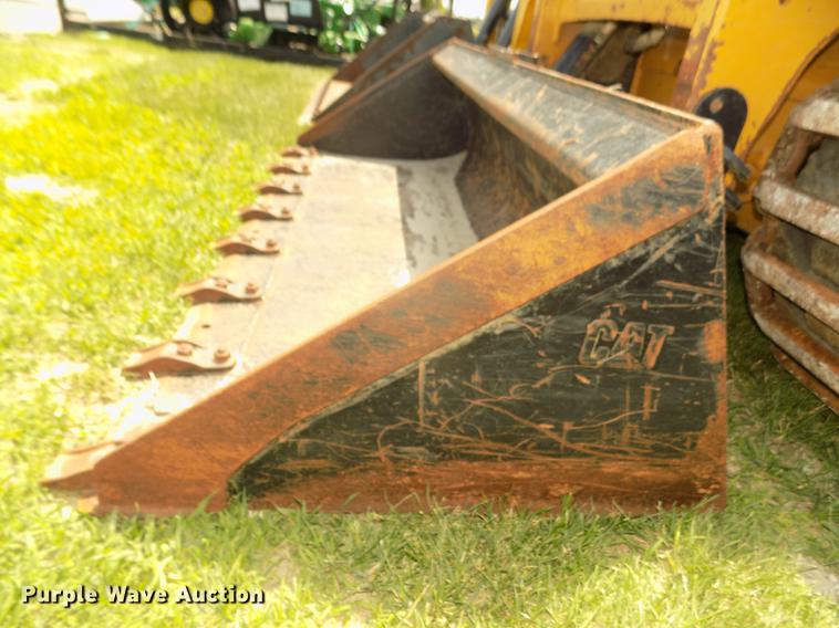 image for item DB8711 2012 Caterpillar 242B3 skid steer