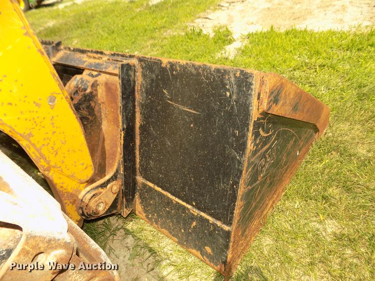 image for item DB8711 2012 Caterpillar 242B3 skid steer