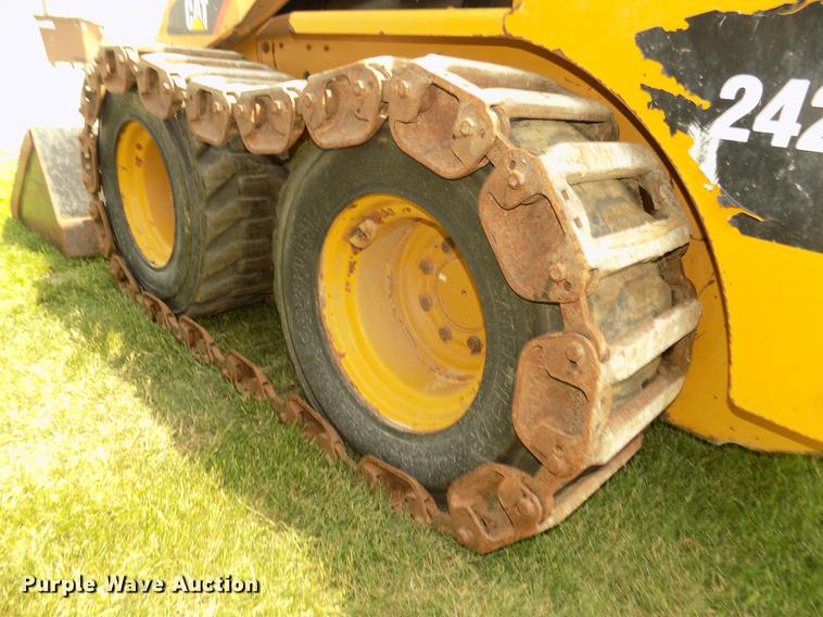 image for item DB8711 2012 Caterpillar 242B3 skid steer
