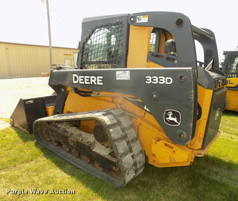 image for item DB8712 2012 John Deere 333D skid steer