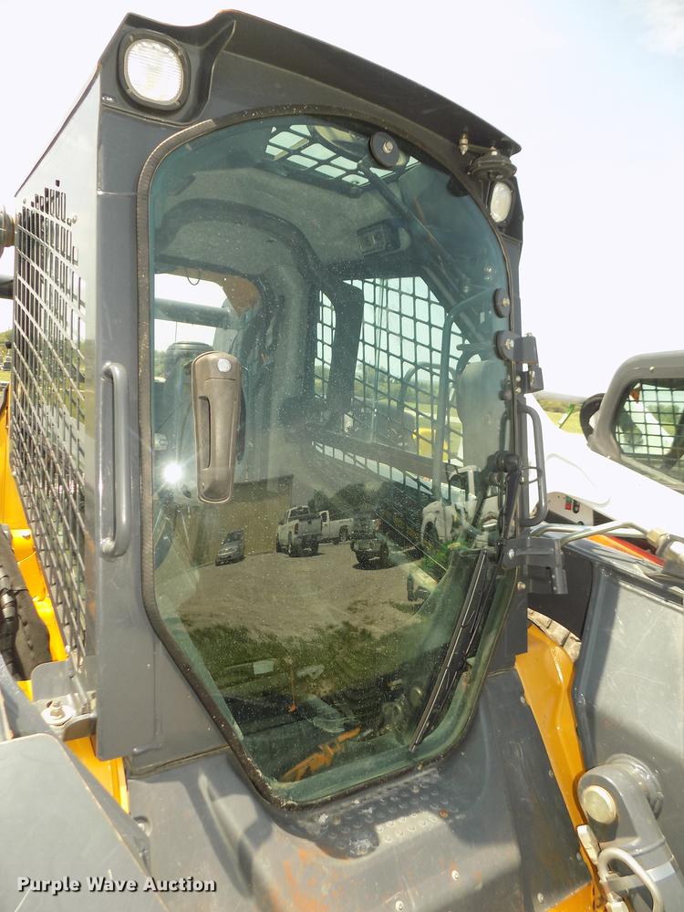 image for item DB8712 2012 John Deere 333D skid steer