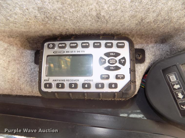 image for item DB8712 2012 John Deere 333D skid steer