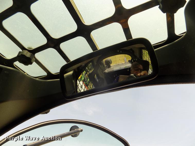 image for item DB8712 2012 John Deere 333D skid steer