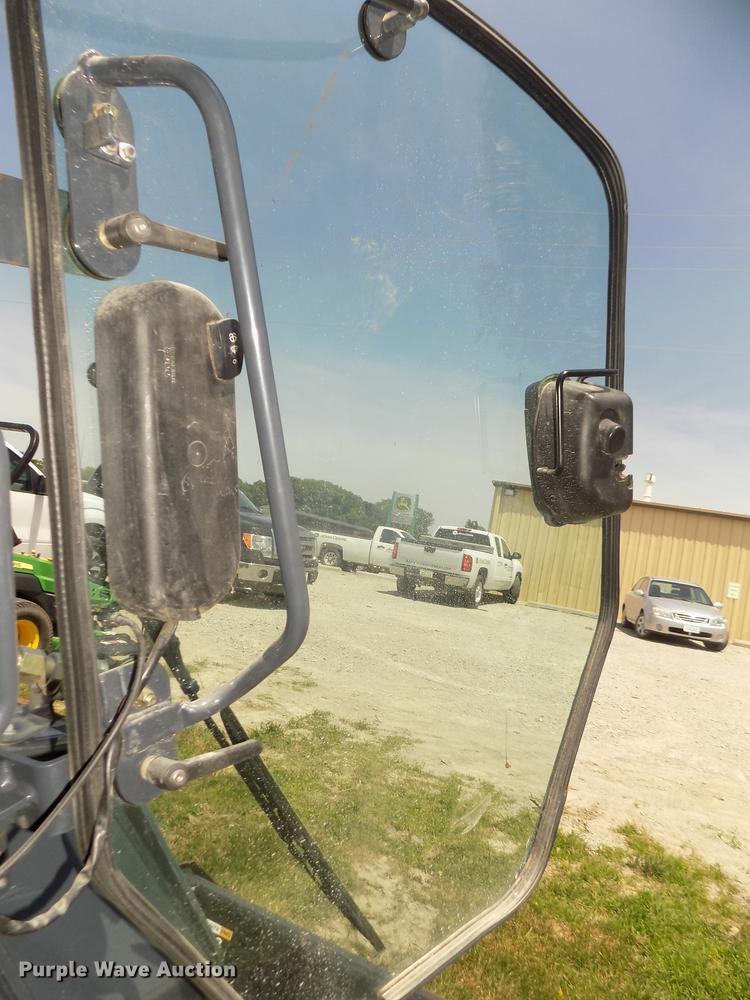 image for item DB8712 2012 John Deere 333D skid steer