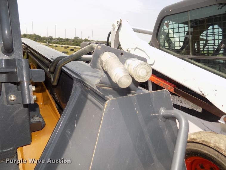 image for item DB8712 2012 John Deere 333D skid steer