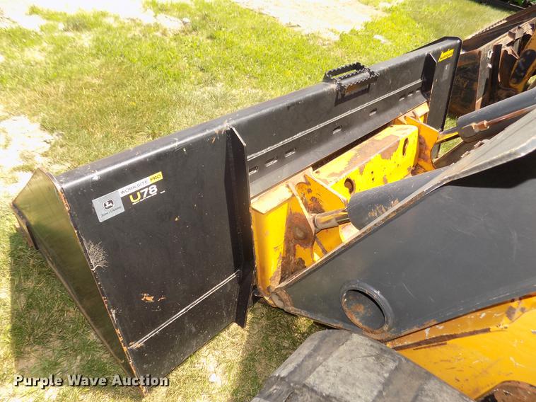 image for item DB8712 2012 John Deere 333D skid steer