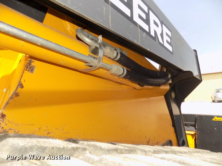 image for item DB8712 2012 John Deere 333D skid steer