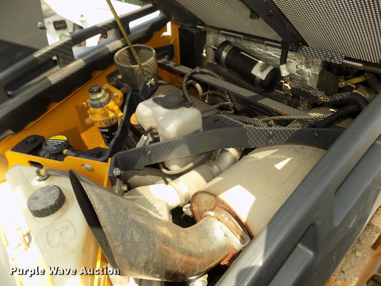 image for item DB8712 2012 John Deere 333D skid steer