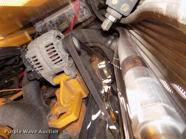 image for item DB8712 2012 John Deere 333D skid steer