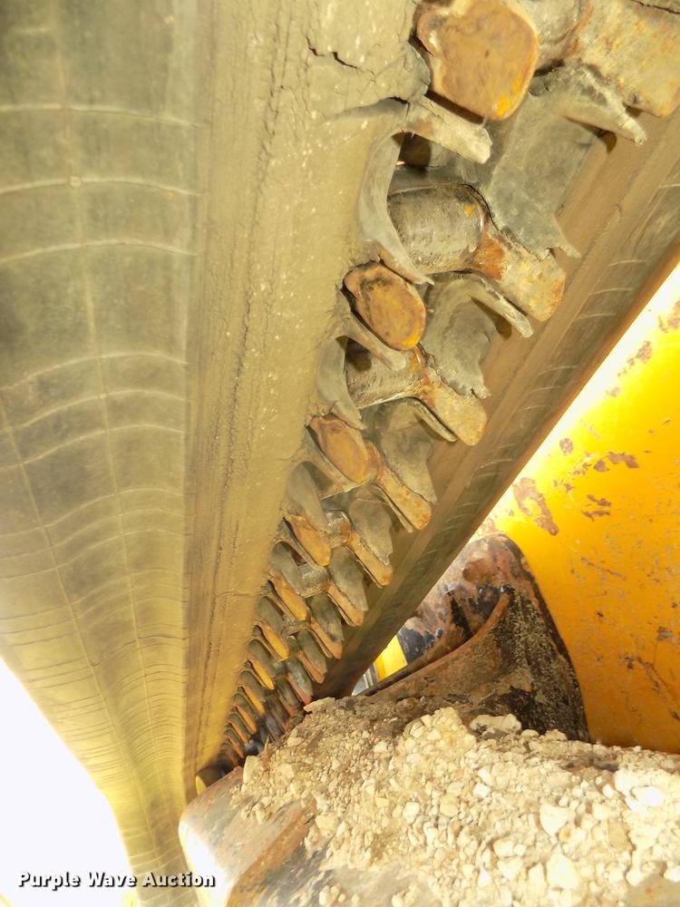 image for item DB8712 2012 John Deere 333D skid steer