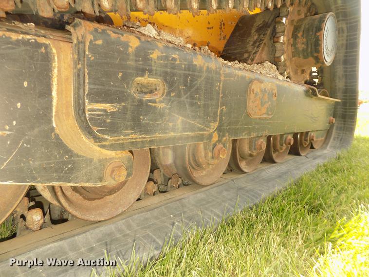 image for item DB8712 2012 John Deere 333D skid steer