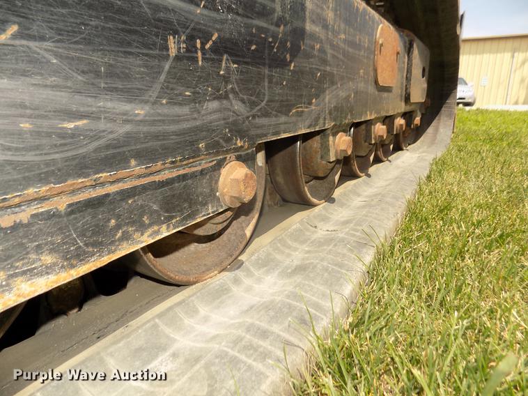 image for item DB8712 2012 John Deere 333D skid steer