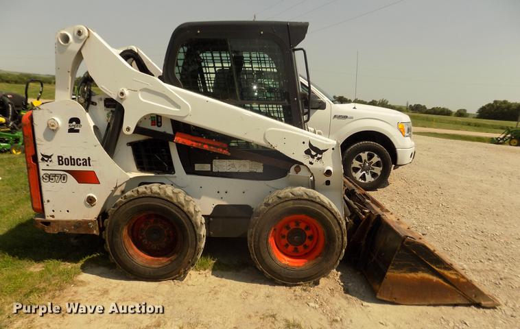 image for item DB8713 2016 Bobcat S570 skid steer