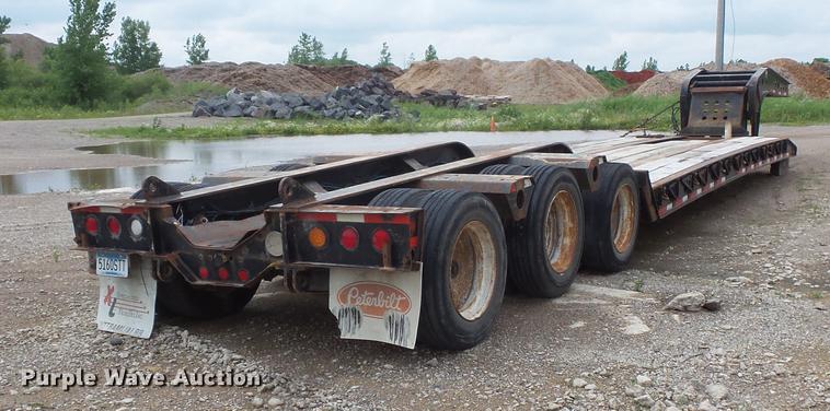 image for item DC4701 2001 Fontaine drop deck equipment trailer