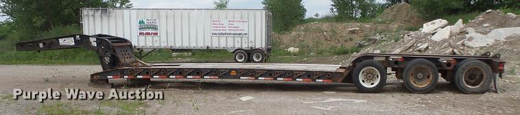 image for item DC4701 2001 Fontaine drop deck equipment trailer