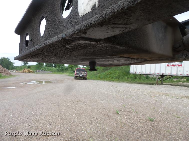 image for item DC4701 2001 Fontaine drop deck equipment trailer