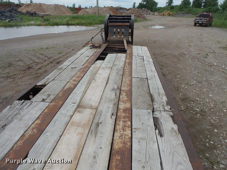 image for item DC4701 2001 Fontaine drop deck equipment trailer