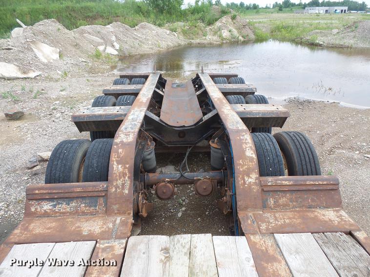 image for item DC4701 2001 Fontaine drop deck equipment trailer