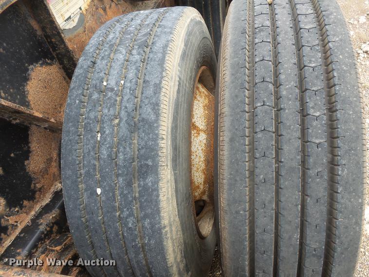 image for item DC4701 2001 Fontaine drop deck equipment trailer