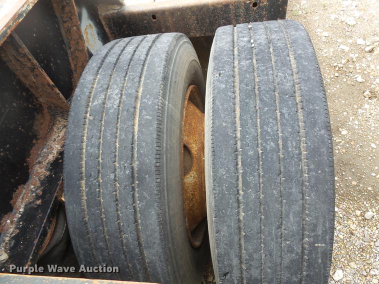 image for item DC4701 2001 Fontaine drop deck equipment trailer