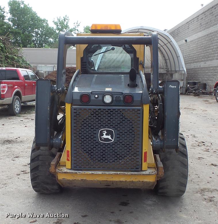 image for item DC4702 2011 John Deere 332D skid steer