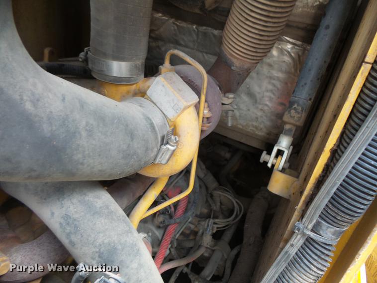 image for item DC4702 2011 John Deere 332D skid steer