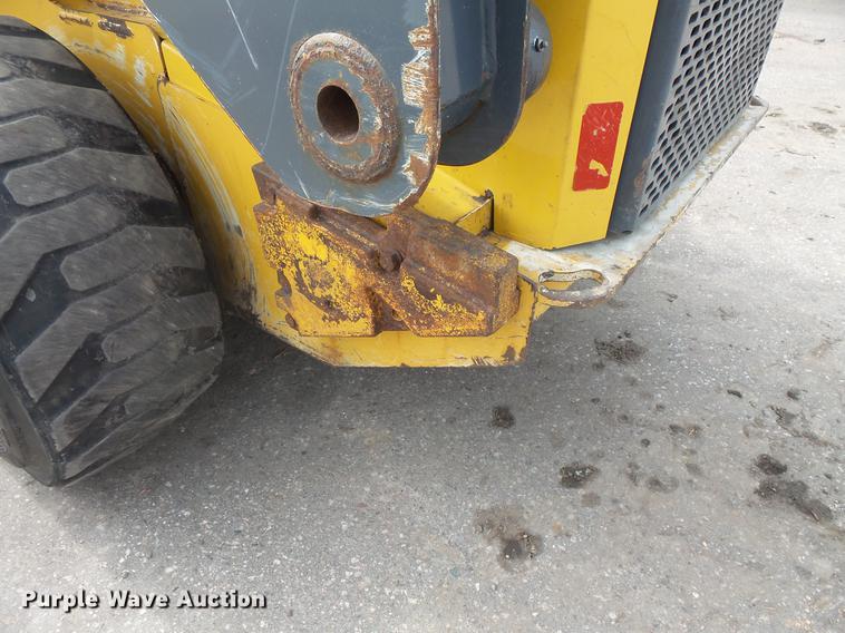 image for item DC4702 2011 John Deere 332D skid steer