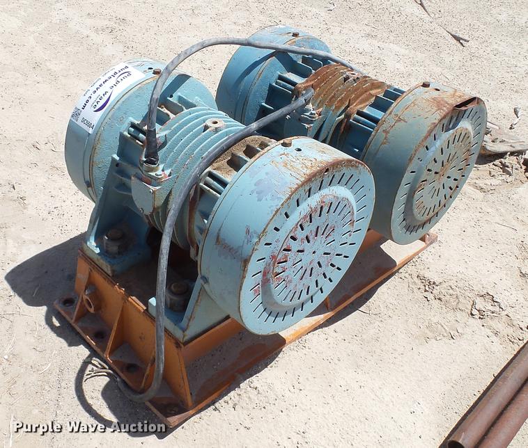 image for item DC5504 (2) Cleveland Vibrator Company RC-94-6-4 compactor