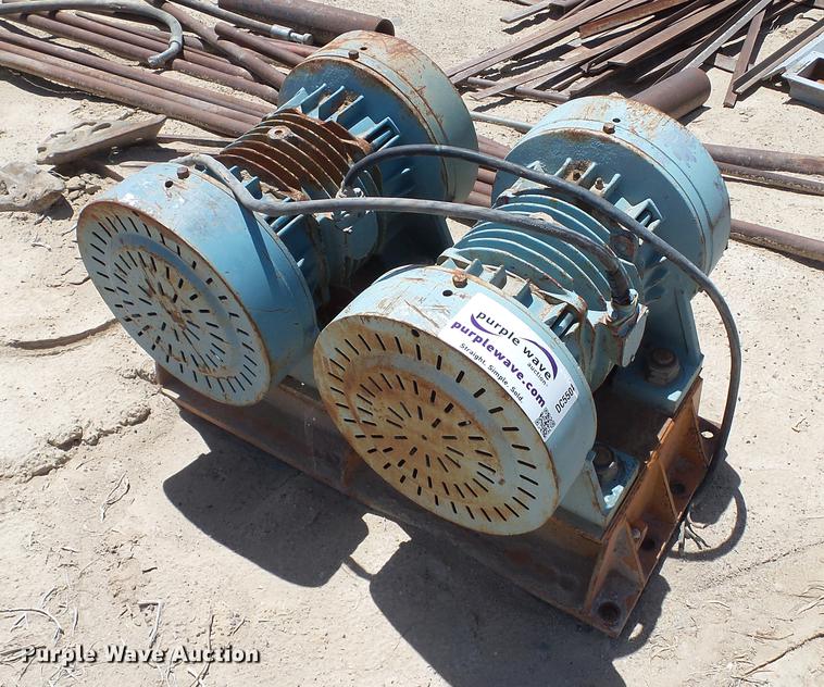 image for item DC5504 (2) Cleveland Vibrator Company RC-94-6-4 compactor