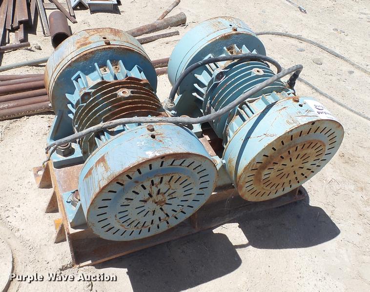 image for item DC5504 (2) Cleveland Vibrator Company RC-94-6-4 compactor