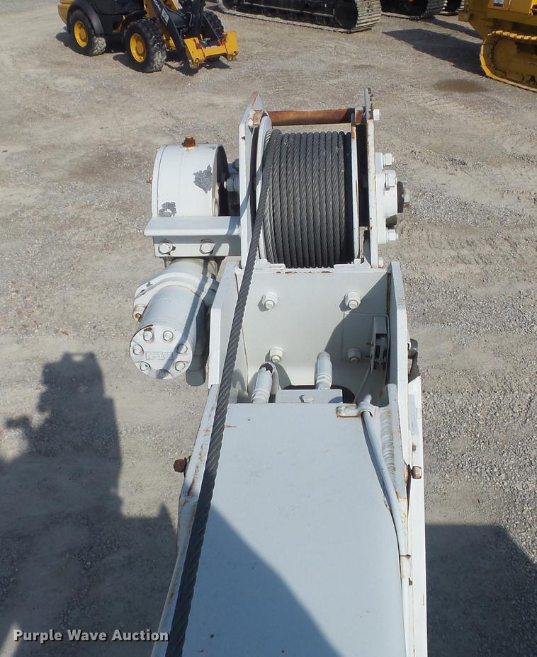 image for item DC7358 1995 Ford F800 service truck with crane