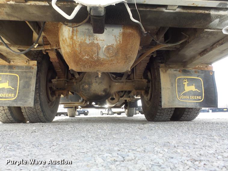 image for item DC7358 1995 Ford F800 service truck with crane