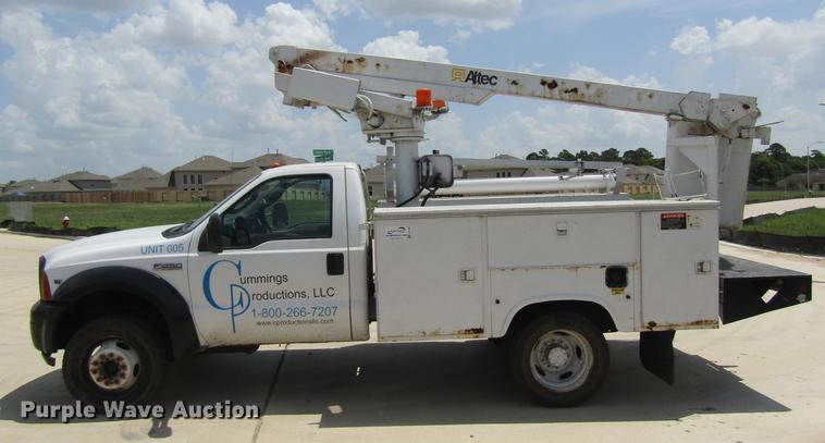 image for item DC7906 2006 Ford F450 XL Super Duty bucket truck