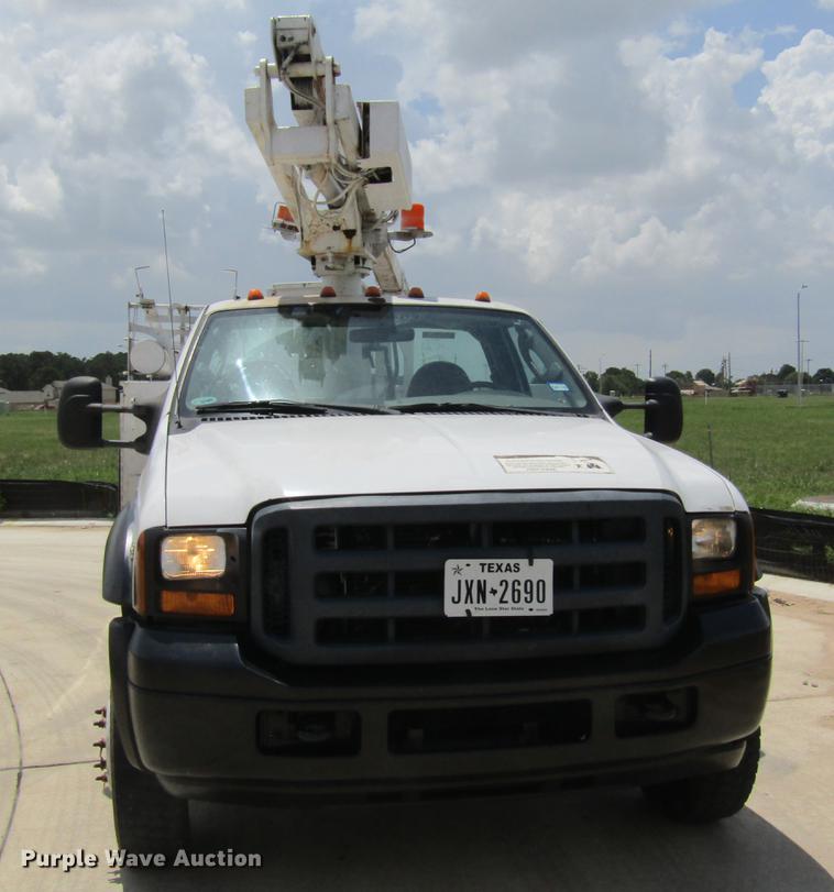 image for item DC7906 2006 Ford F450 XL Super Duty bucket truck