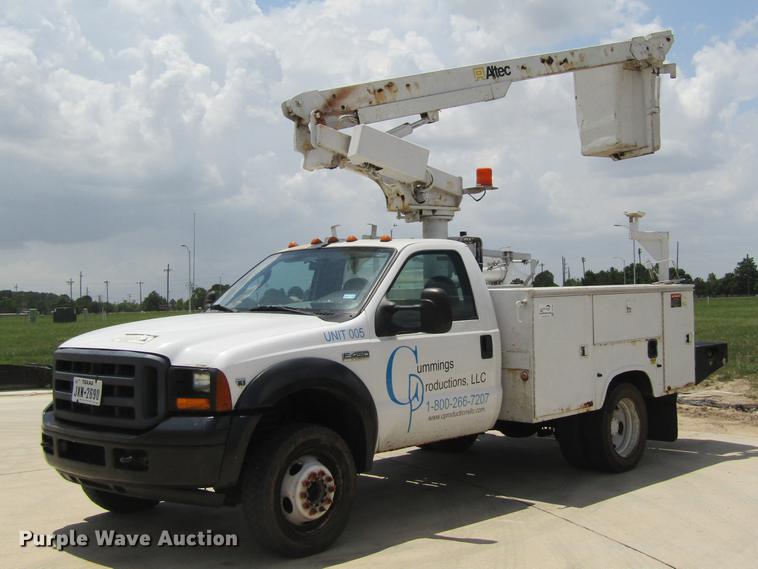 image for item DC7906 2006 Ford F450 XL Super Duty bucket truck