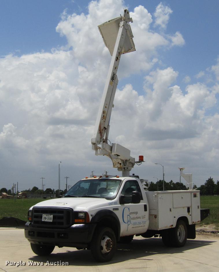 image for item DC7906 2006 Ford F450 XL Super Duty bucket truck