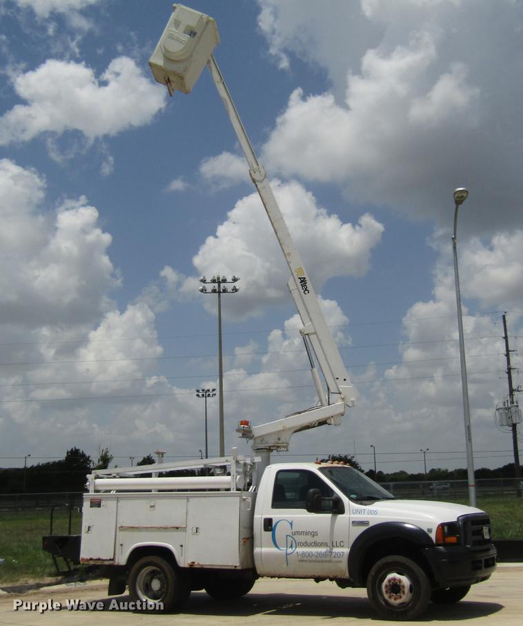 image for item DC7906 2006 Ford F450 XL Super Duty bucket truck